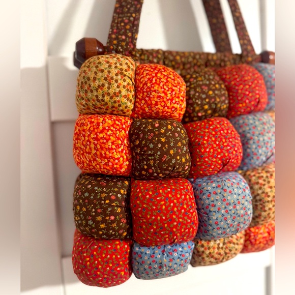 1970’s Puffer Purse. Calico Patchwork. Vintage. - Picture 2 of 5